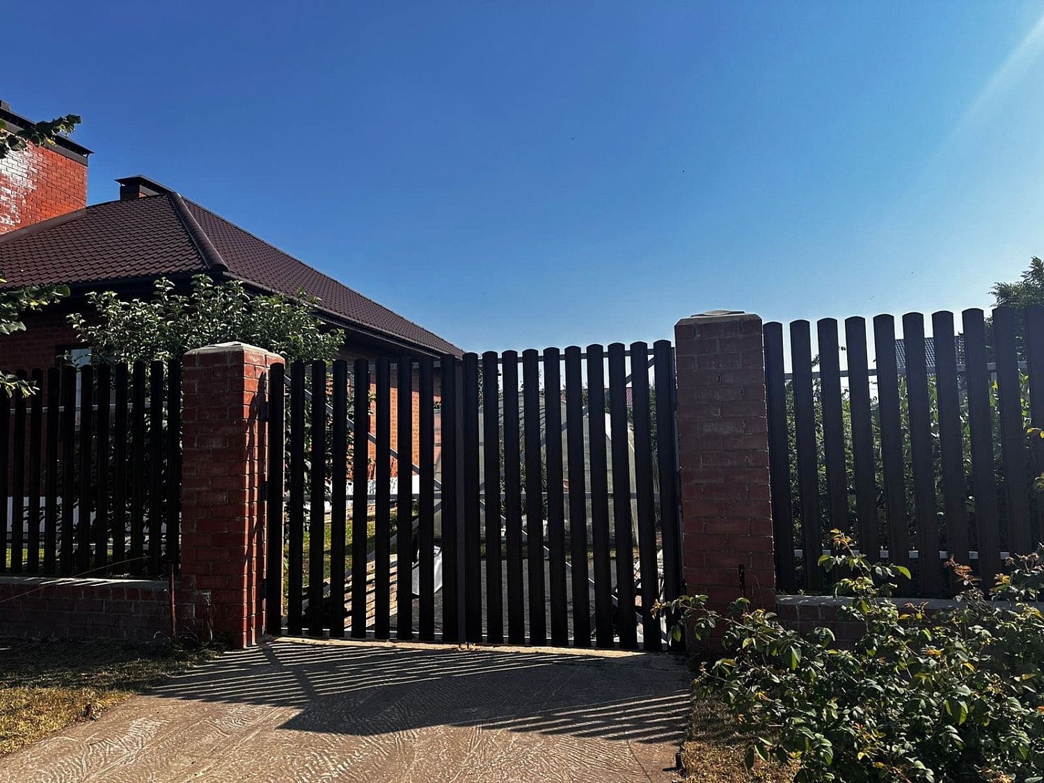 Евроштакетник фигурный 34м RAL8017 Шоколад Полиэстер